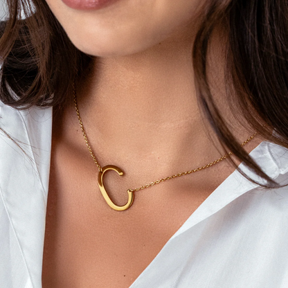 COLLAR INICIAL GRANDE ACERO BAÑO ORO